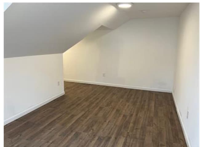 Building Photo - 21 E Lake Rd