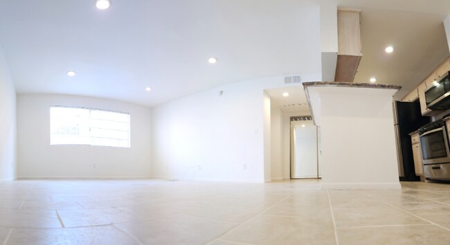 Building Photo - 11020 Hesby St