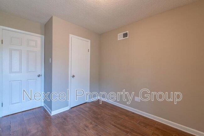 Building Photo - 4262 Sunnyslope Dr