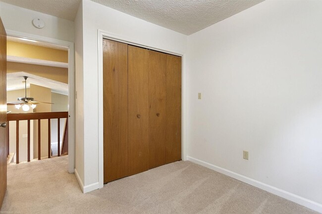 Building Photo - 305 Cherokee Dr