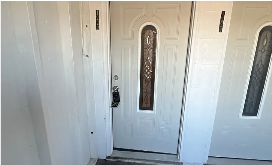 Building Photo - 1222 E Thompson Rd