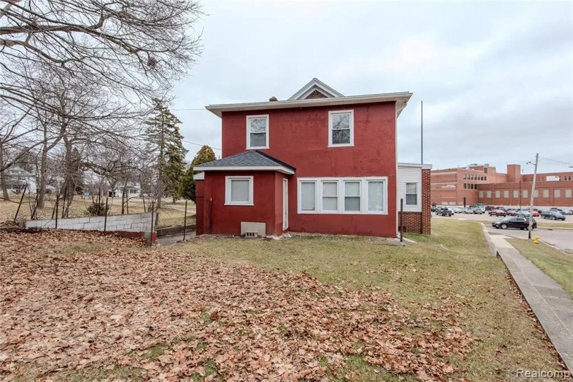 Building Photo - 751 Dupont St