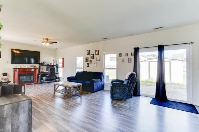 Building Photo - 3808 Sugar Creek Cir