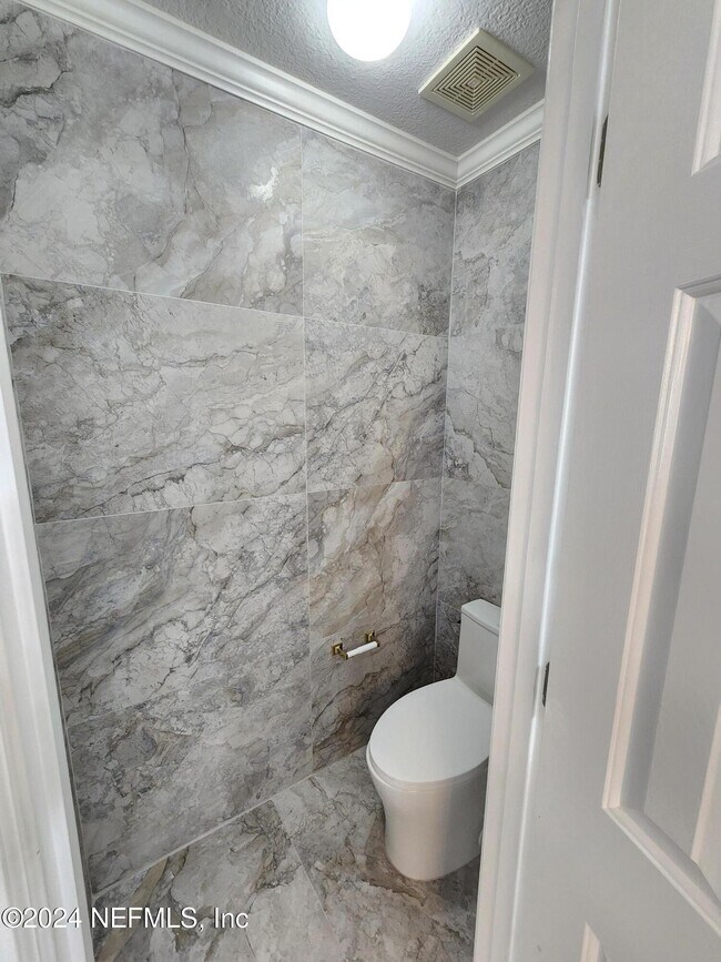 Building Photo - 4432 Summer Walk Ct