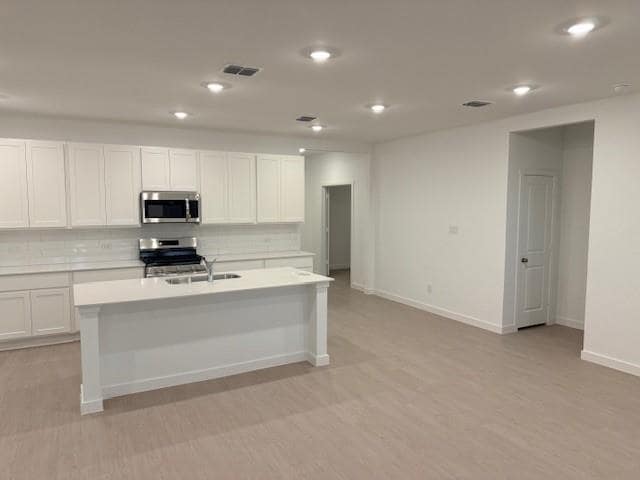 Building Photo - 3049 Dutch Dr