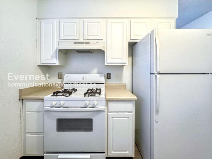 Primary Photo - 8003 Wolff St