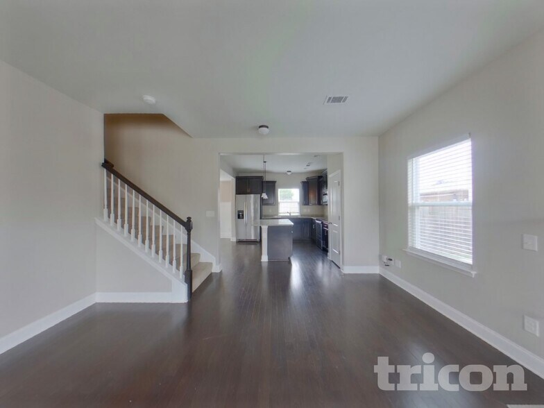 Building Photo - 1023 Solomon Ln