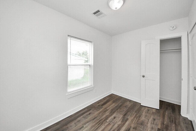 Building Photo - 233 N Carolina St
