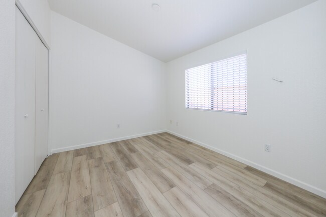 Building Photo - 3167 W Alexanderwood Dr