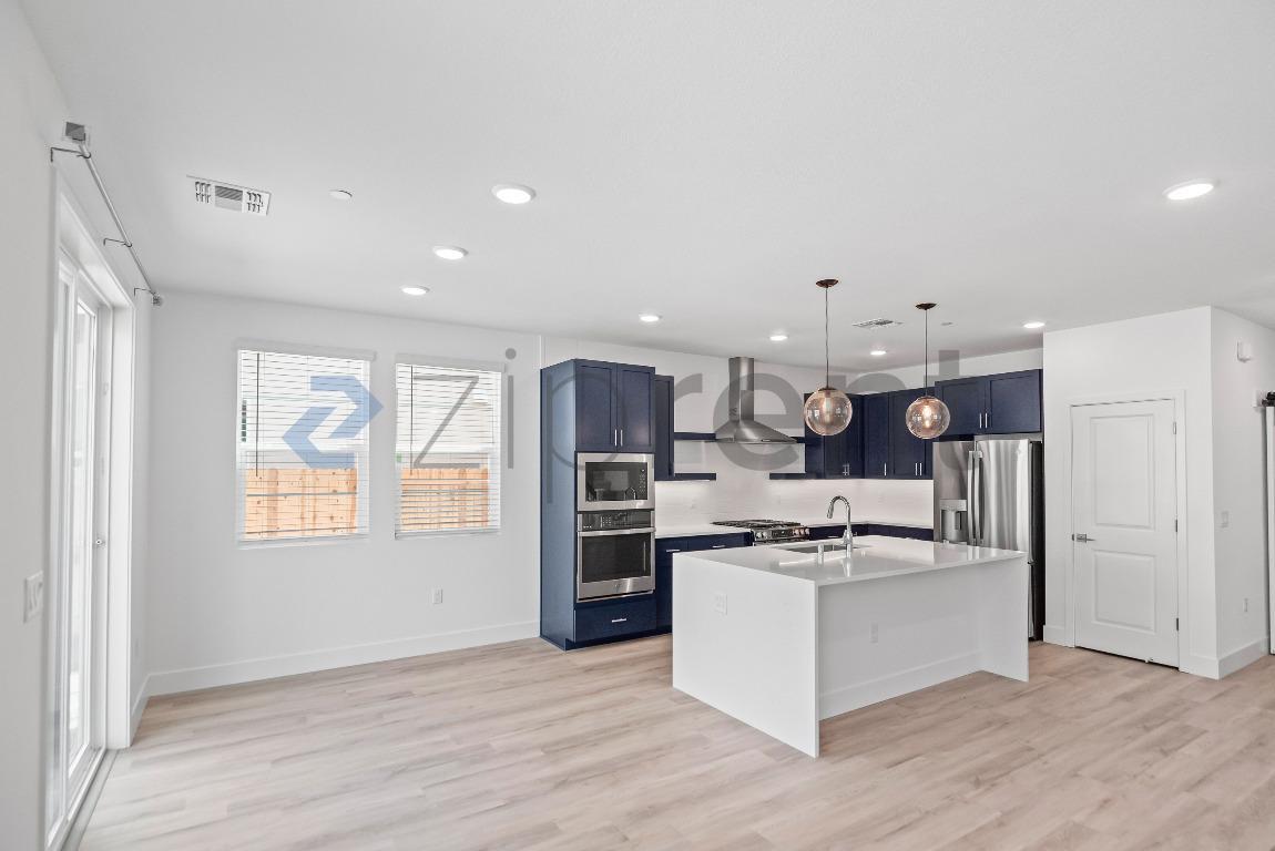 Building Photo - 355 Monastery Dr