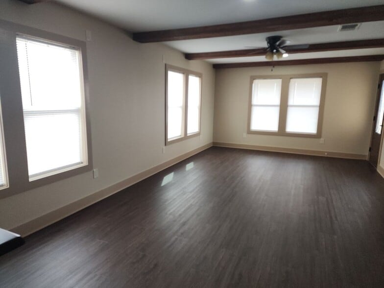 Building Photo - 1128 Farm to Market Rd 532