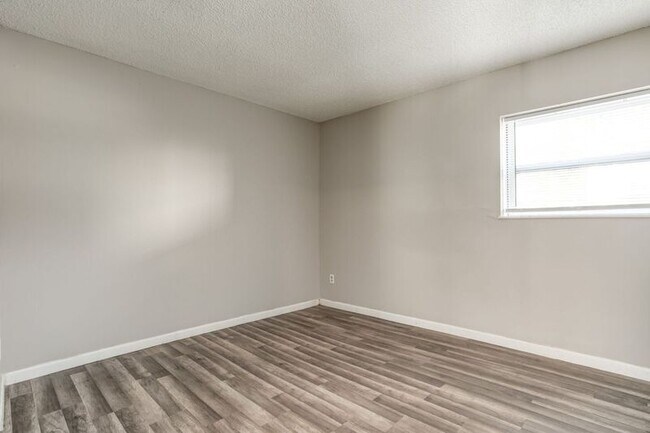 Building Photo - 3307 Wood Ave