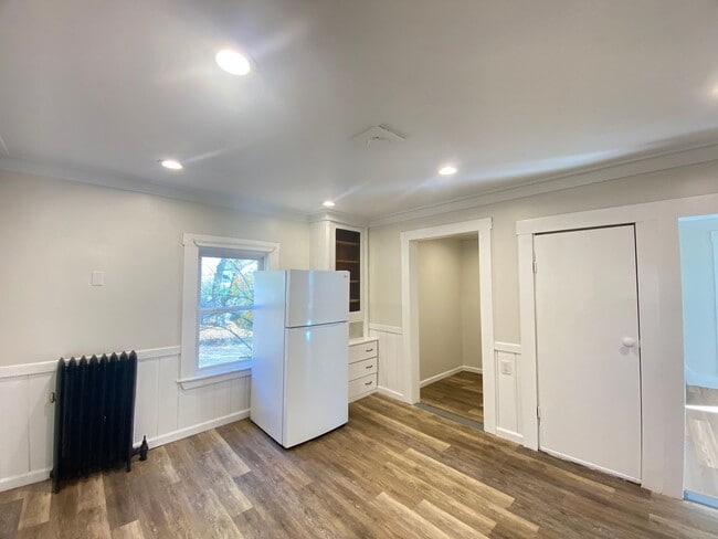 Building Photo - 348 Portland St