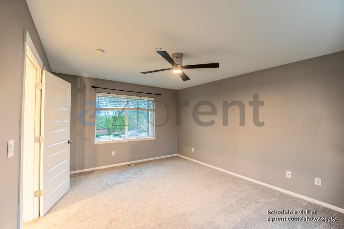 Building Photo - Unit