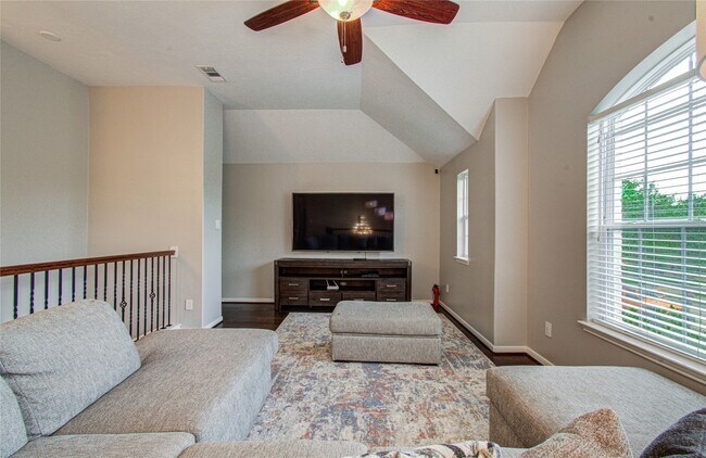Building Photo - 1510 Lake Grayson Dr