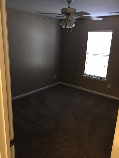 Building Photo - Lovely 3 Bedroom Townhome!