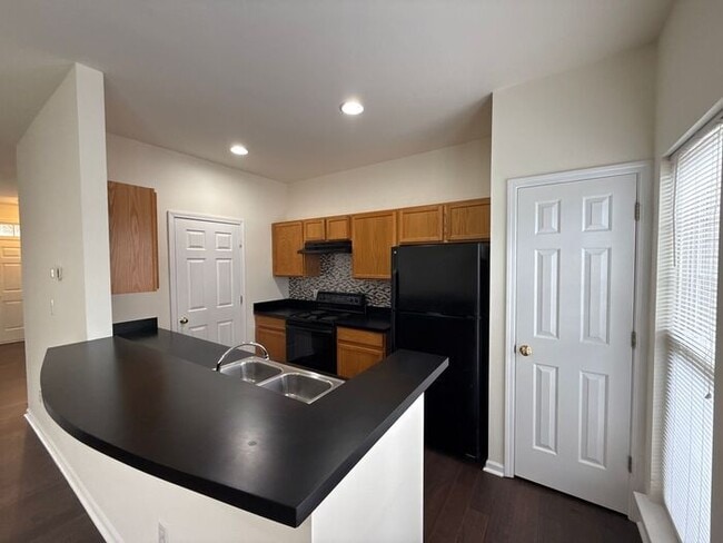 Building Photo - T.R. Lawing Realty Property