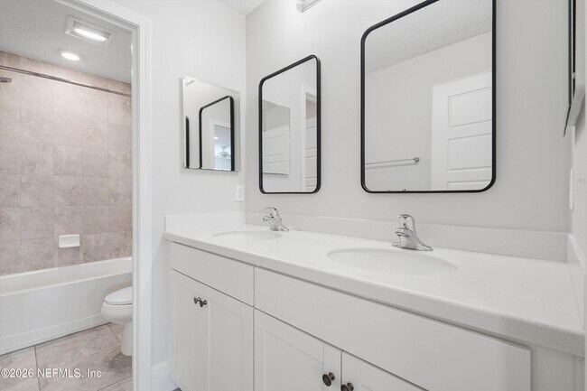 Building Photo - 80 Lazy Crest Dr
