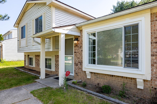 Building Photo - 1152 Rue Deauville Blvd