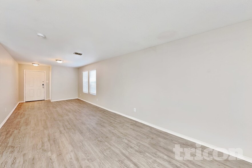 Building Photo - 9926 Amber Breeze