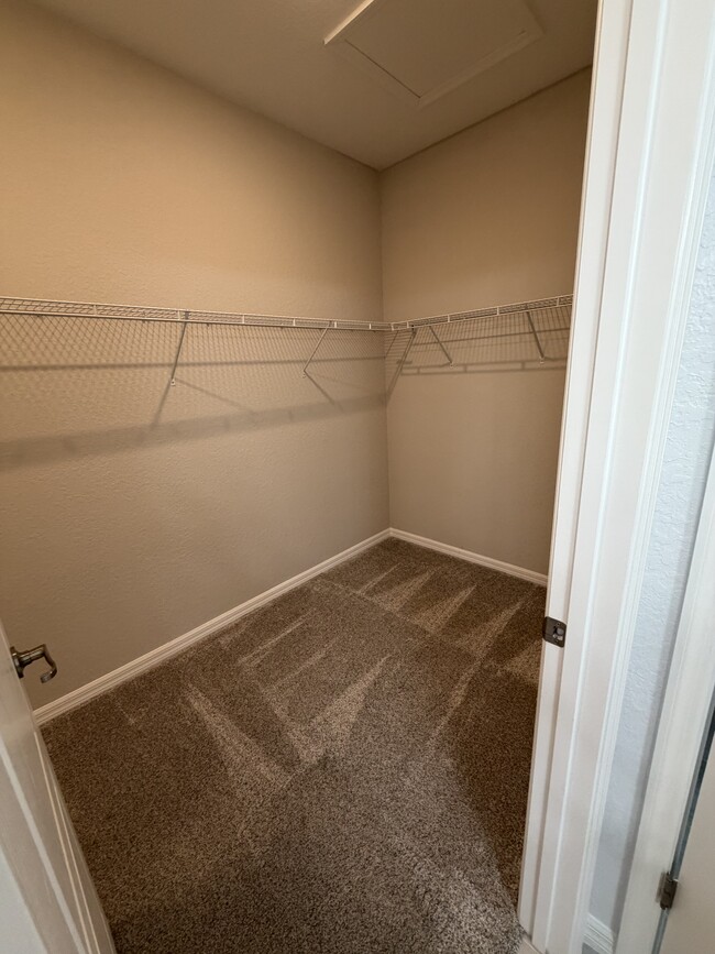 Building Photo - 11815 Bluebird Pl