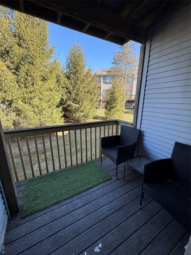 Building Photo - 70 Chester Ln