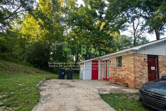 Building Photo - 3025 Sprucewood Dr
