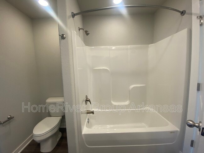 Building Photo - 418 N Mojave St