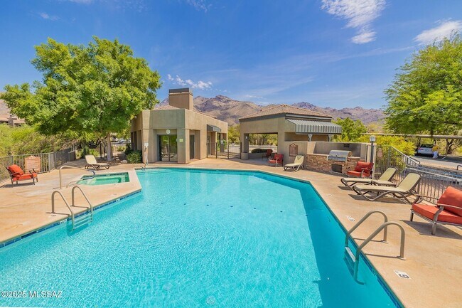 Building Photo - 5855 N Kolb Rd