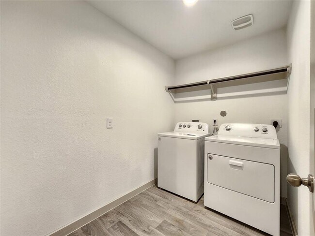 Building Photo - 14503 Rain Tree Dr