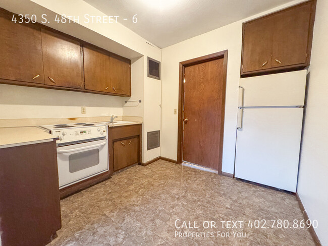 Building Photo - 1 Bedroom Near Union College!