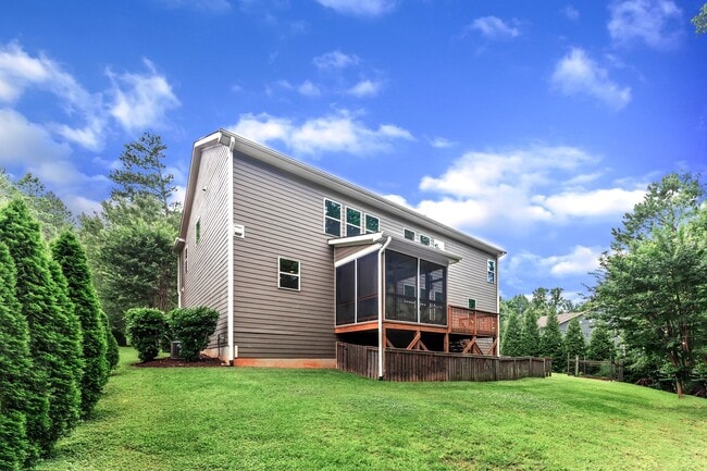 Building Photo - 8313 Henderson Rd
