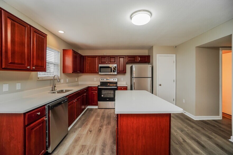 Building Photo - 111 Brenden Loop