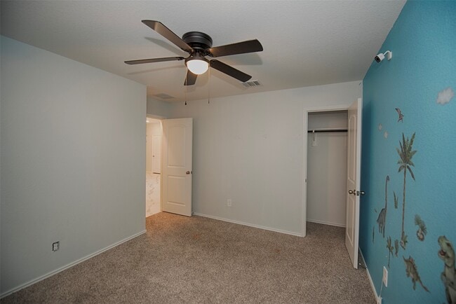 Building Photo - 15223 Mayflower St