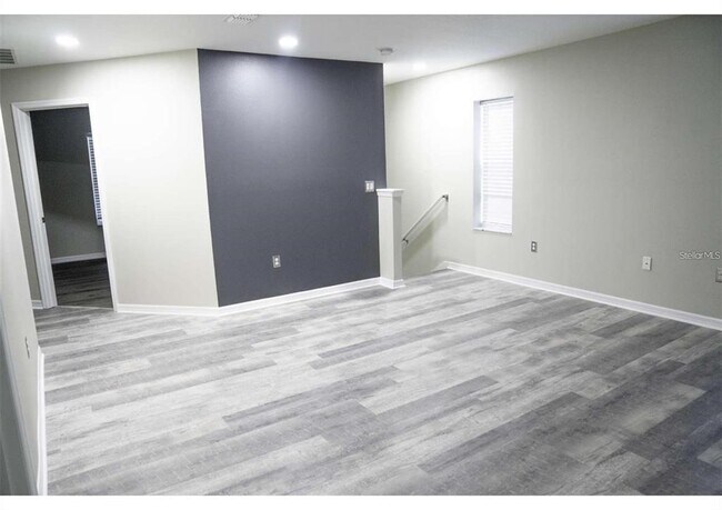 Building Photo - 4840 Poolside Dr
