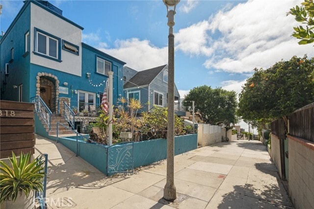 Building Photo - 310 30th St
