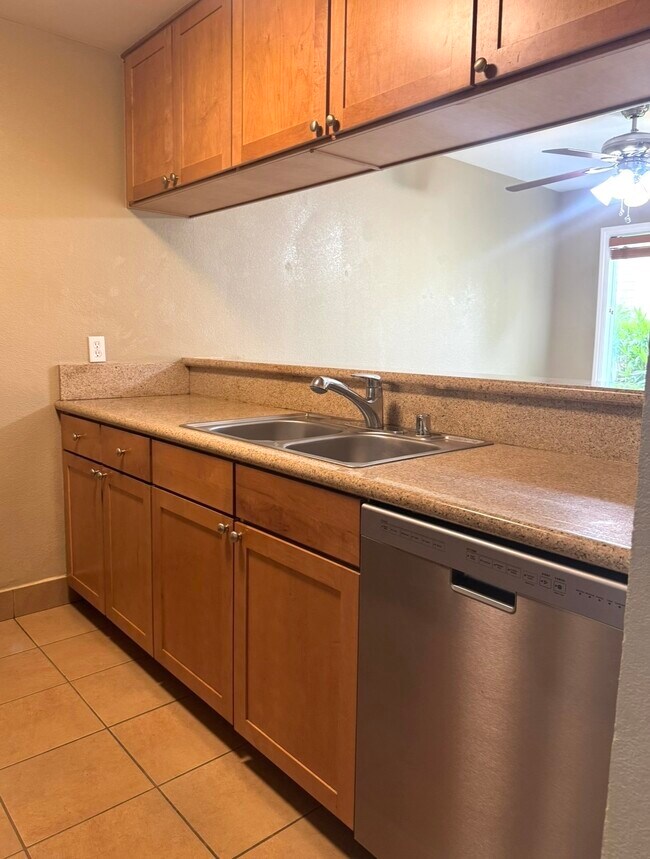 Kitchen - 233 Enterprise Dr