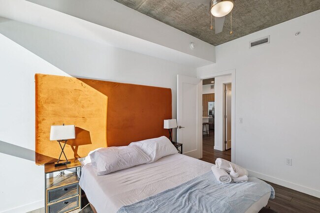 Building Photo - 222 E Jefferson St