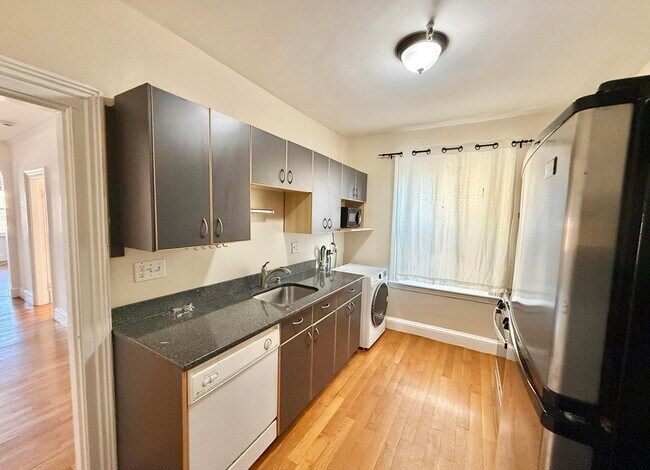 Building Photo - 1662 Commonwealth Ave