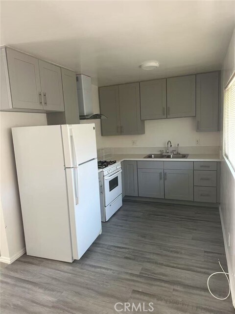 Building Photo - 415 S El Molino Ave