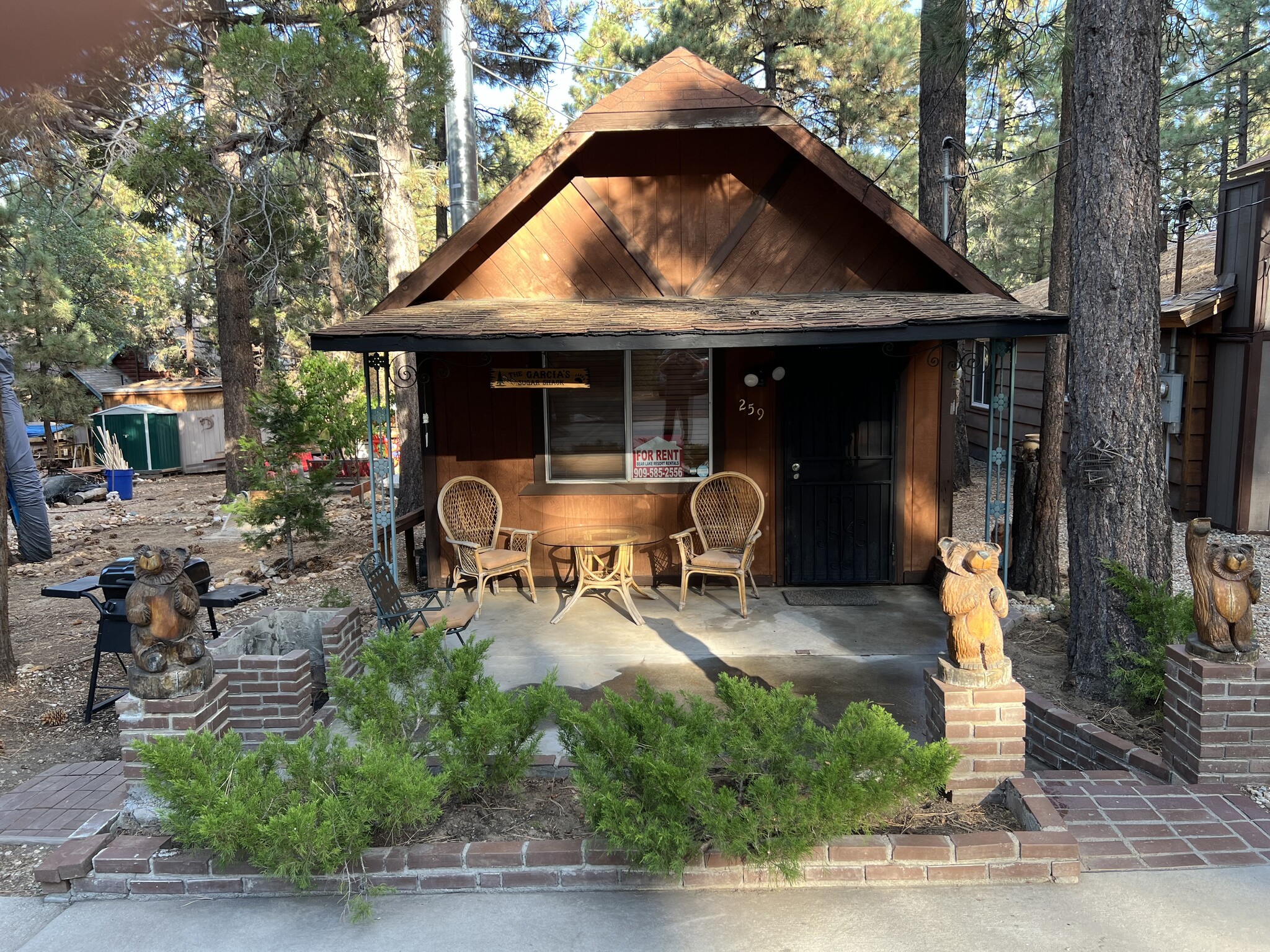 Building Photo - 259 Spruce Ln