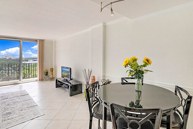 Building Photo - 2121 N Ocean Blvd