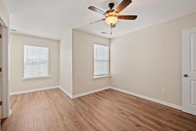 Building Photo - Stunning New Home in Enclave section Chateau
