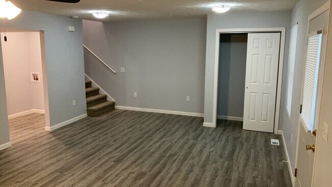 Building Photo - 2025 Culver Ave