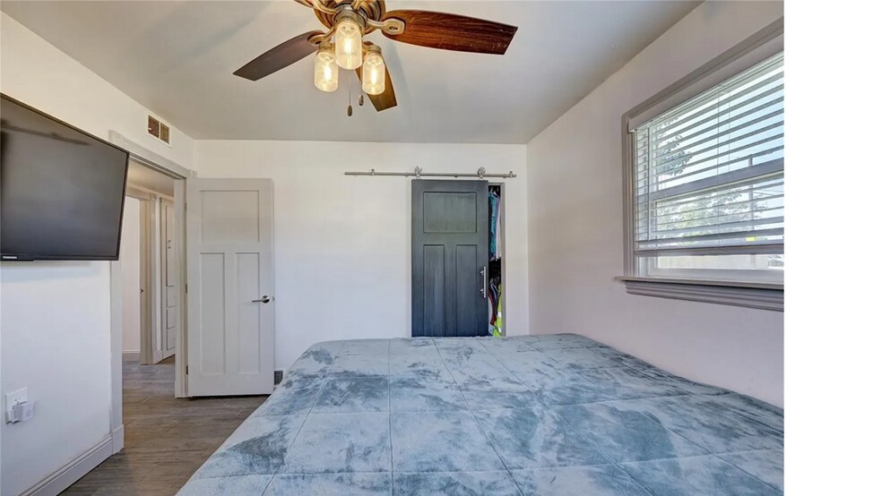 Building Photo - 1100 Worchester St