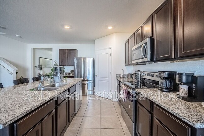 Building Photo - 3883 Resting Robin Ave