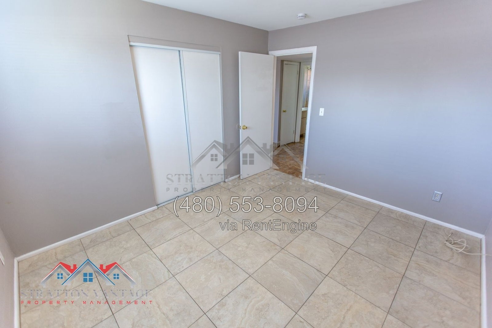 Building Photo - 2028 N 26th Pl