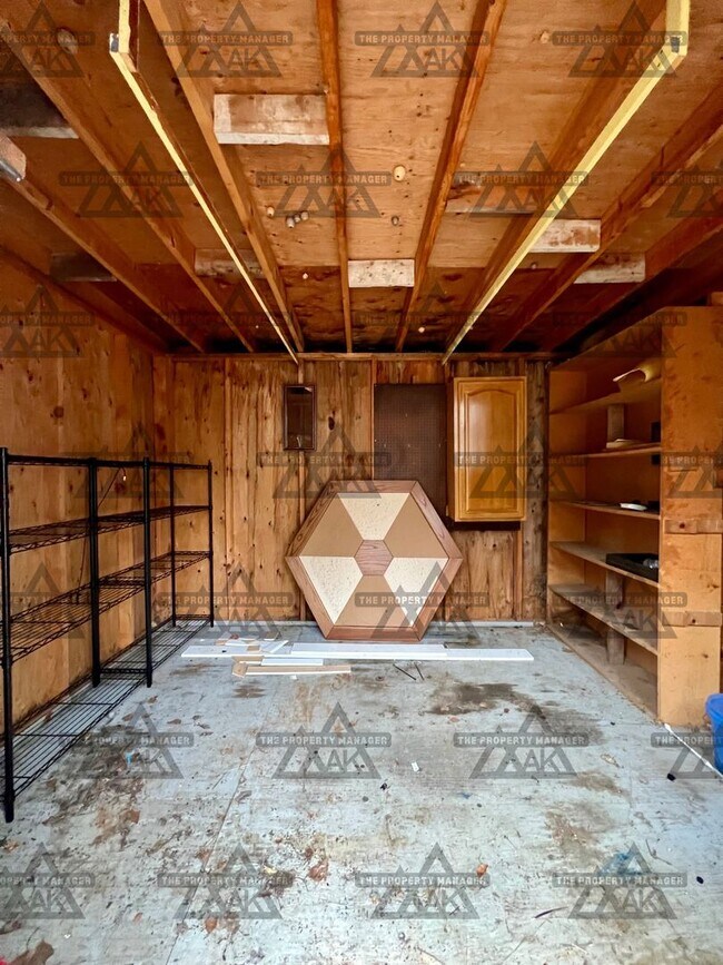 Building Photo - Pet-Friendly 2BR Home with Washer/Dryer in...