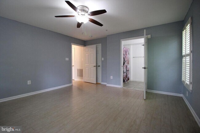 Building Photo - 7500 Calderon Ct