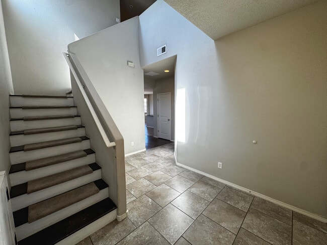 Building Photo - 8901 Eagle Hills Dr NW